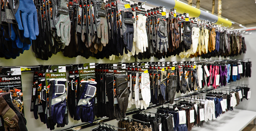 Reithandschuhe in der Felix Bhler Filiale Farvagny